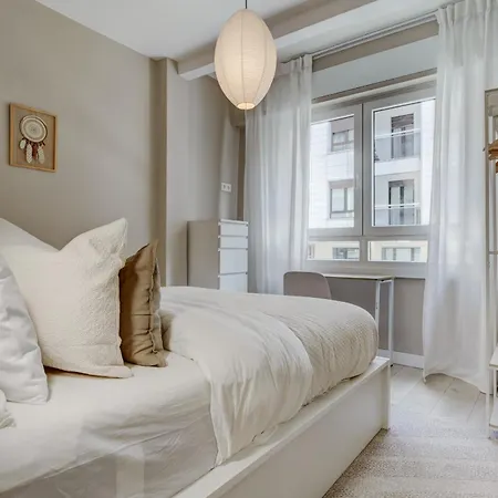 Gros Heaven -prime Location Apartament *